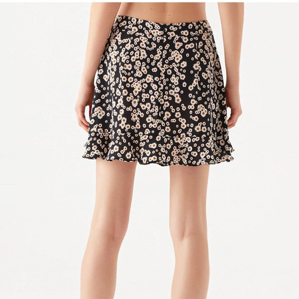 Daisy Pattern Matching Skirt Set - Picture 4 of 6